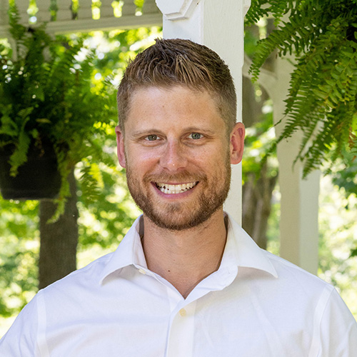 Chiropractor Rochester Hills MI Erik Brace